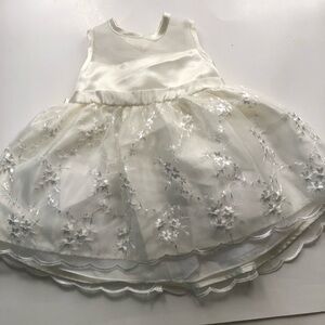 Elegant White Floral Dress